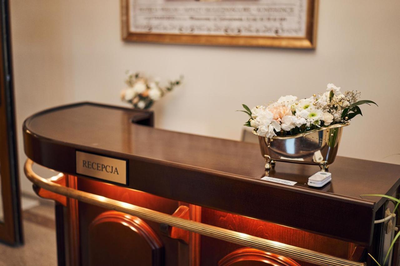 Hotel Lilia Włoszczowa Kültér fotó