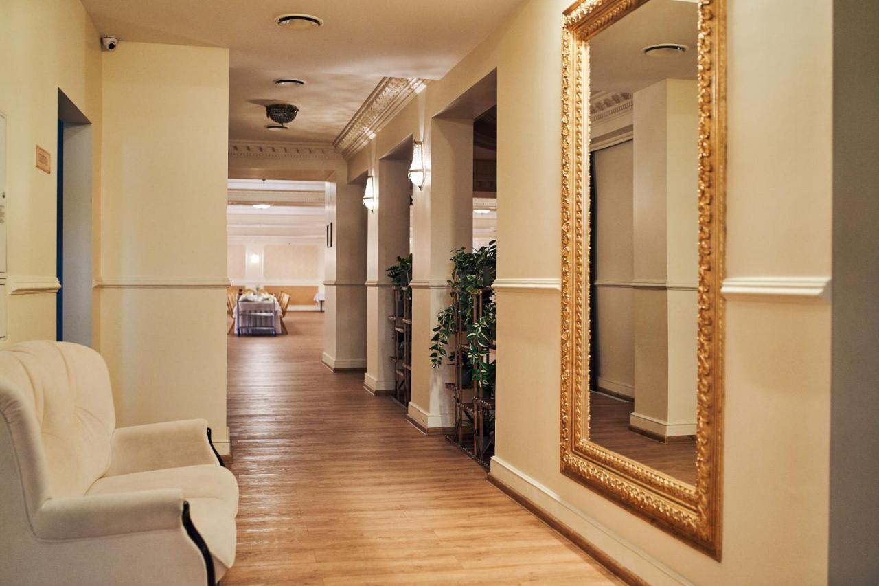 Hotel Lilia Włoszczowa Kültér fotó